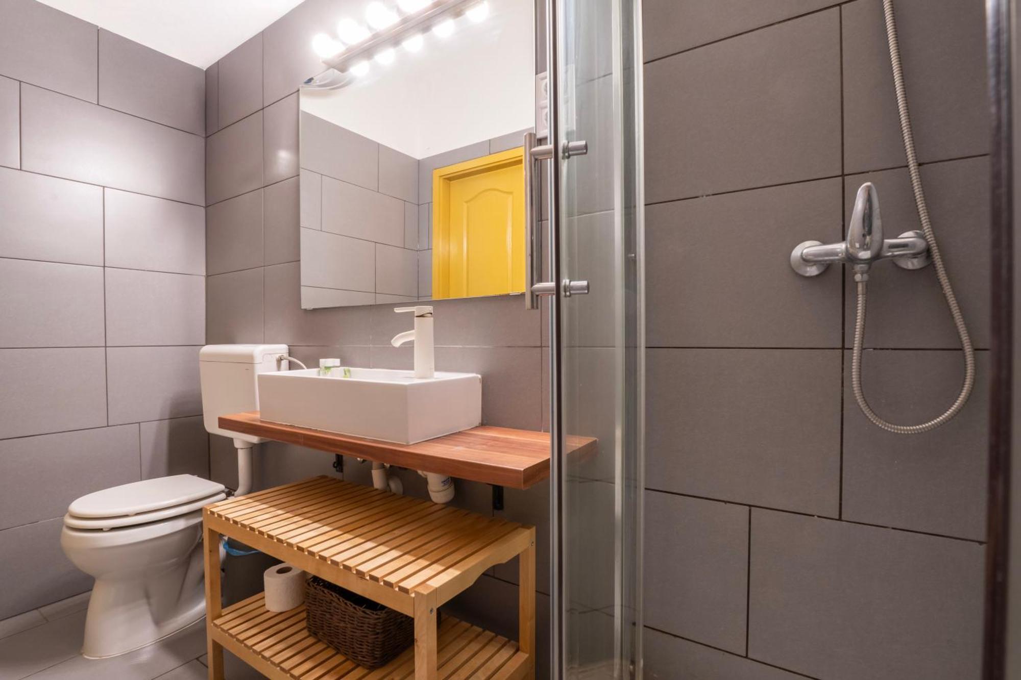 Klau10 Studio Apartment In Party District. Budapest Luaran gambar